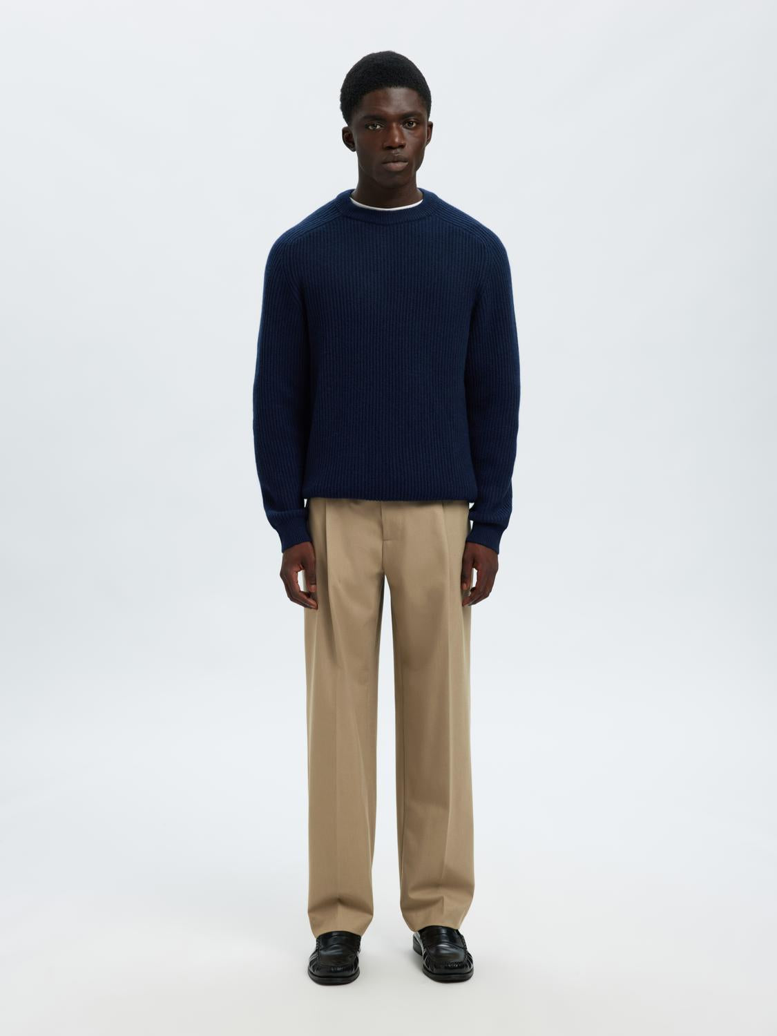 model_shot-front_full